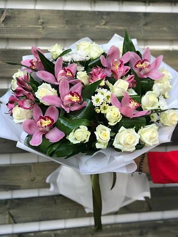 Букет цветов из: Розы и Хризантемы в Гавердовский