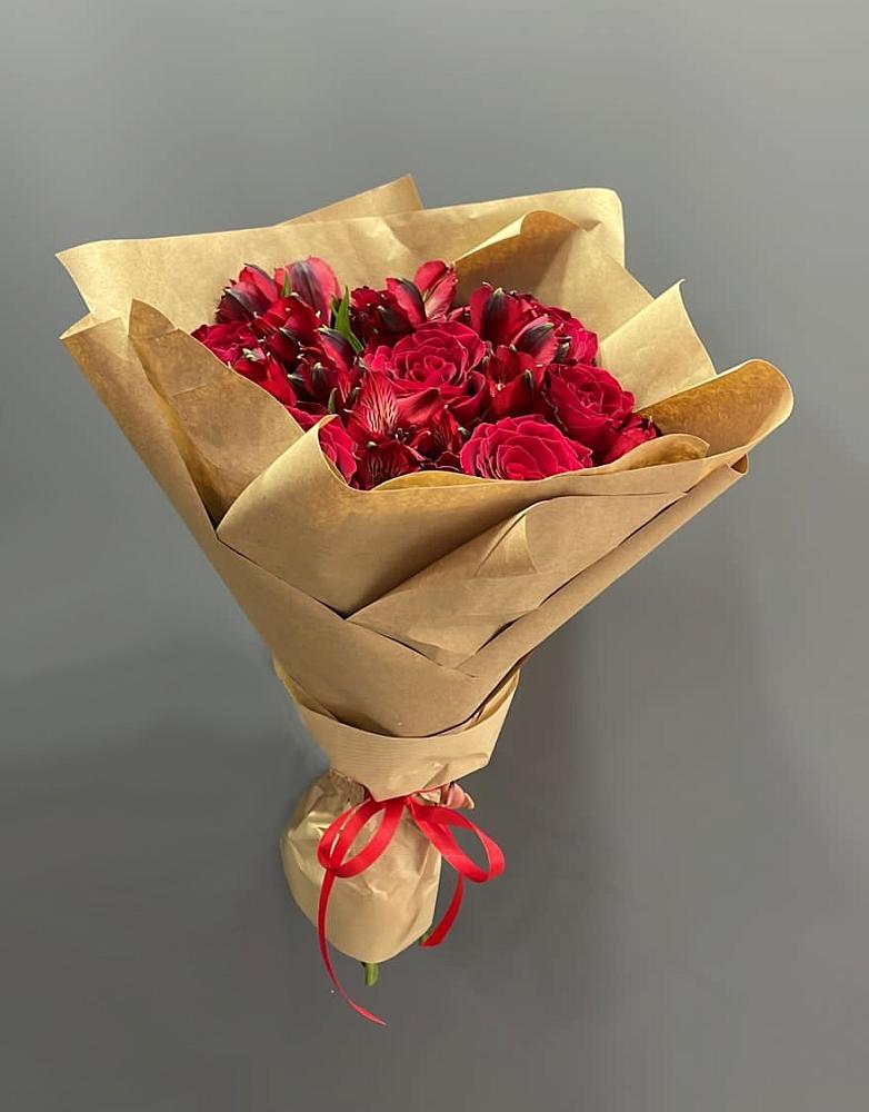 Букет цветов из: Альстромерии и Розы в Гавердовский