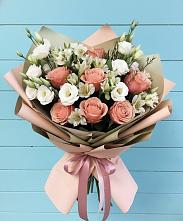 Букет цветов из:  Розы, Альстромерии и Лизиантусы в Гавердовский