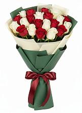 Букет Микс из красных и белых роз в Гавердовский
