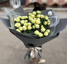Букет Белые кустовые розы Солинеро в Гавердовский
