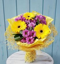 Букет цветов из:  Хризантемы и Герберы в Гавердовский