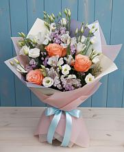Букет цветов из:  Лизиантусы, Розы, Альстромерии и Гипсофила в Гавердовский