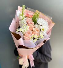 Букет цветов из:  Хризантемы и Розы в Гавердовский