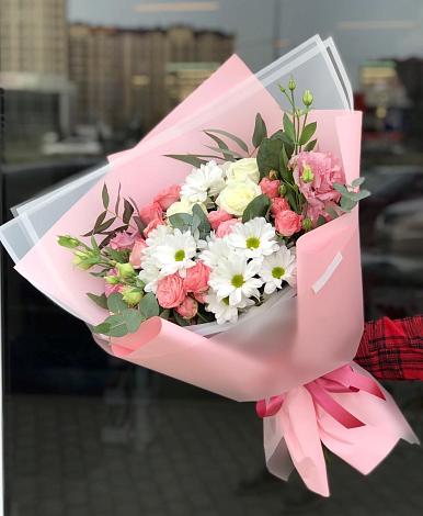 Букет цветов из: Розы, Лизиантусы и Хризантемы в Гавердовский