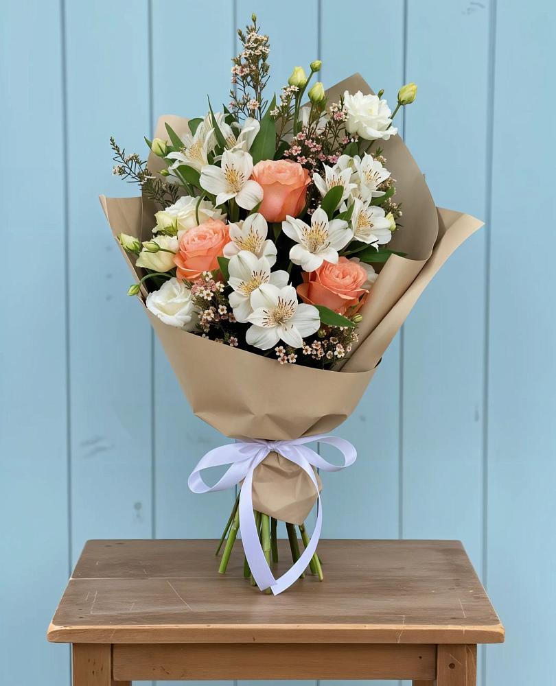 Букет цветов из: Альстромерии, Лизиантусы, Розы и Хризантемы в Гавердовский